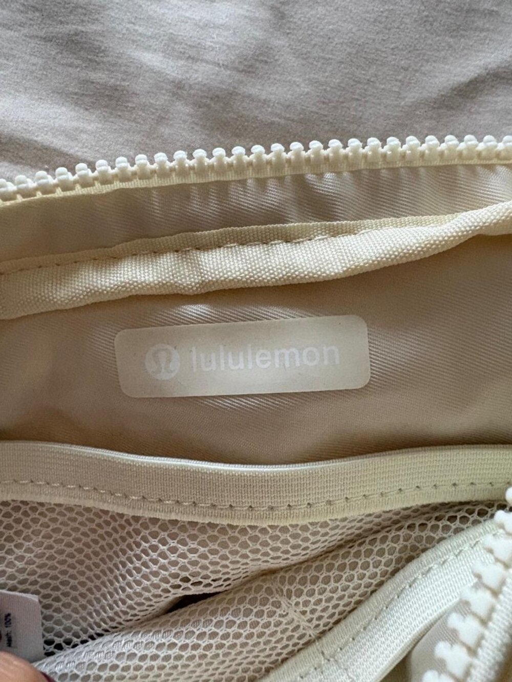 Lululemon Everywhere Belt Bag Cream Color & Fanny Bag Light Neo Mint NEW - Picture 6 of 9